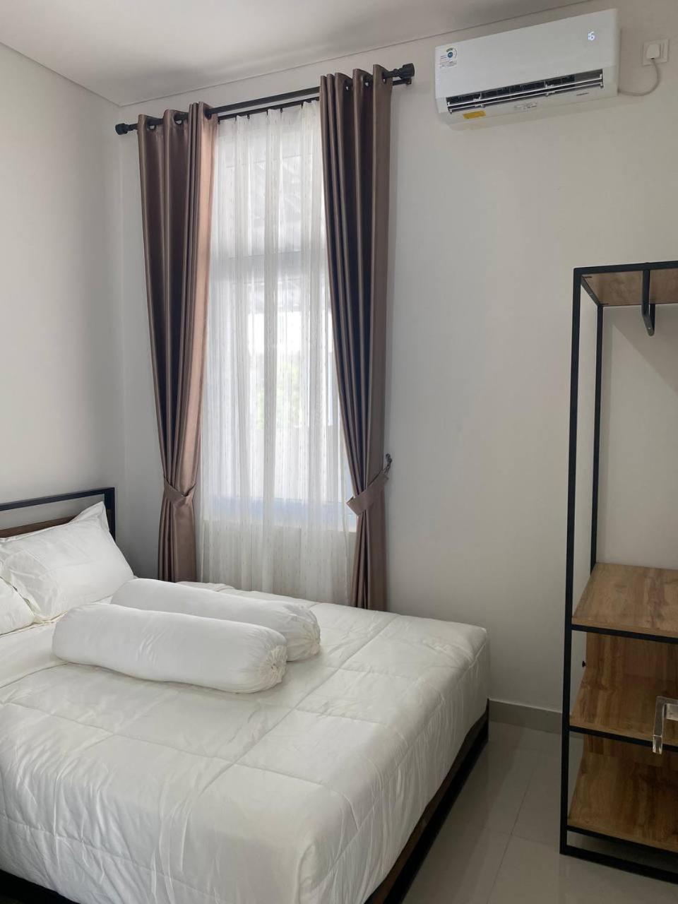 Villa Ku Villa Mu Семаранг Екстериор снимка